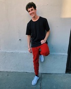 Hunter Rowland : hunter-rowland-1538351401.jpg