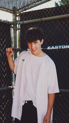 Hunter Rowland : hunter-rowland-1560688741.jpg