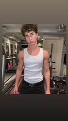 Hunter Rowland : hunter-rowland-1571190661.jpg