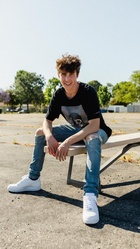 Hunter Rowland : hunter-rowland-1590361022.jpg