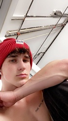 Hunter Rowland : hunter-rowland-1602983162.jpg