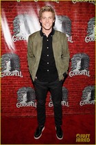 Hunter Parrish : hunter-parrish-1321027938.jpg