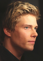 Hunter Parrish : hunter-parrish-1392908586.jpg