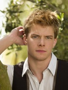 Hunter Parrish : hunter_parrish_1297029263.jpg