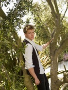 Hunter Parrish : hunter_parrish_1297029271.jpg