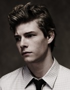 Hunter Parrish : hunter_parrish_1297031605.jpg