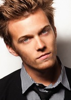 Jake Abel : jake-abel-1379196586.jpg