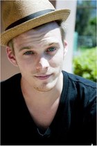 Jake Abel : jake-abel-1384195936.jpg