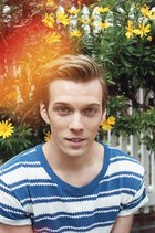 Jake Abel : jake-abel-1384195945.jpg