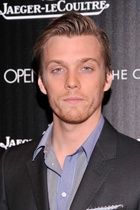 Jake Abel : jake-abel-1433432232.jpg