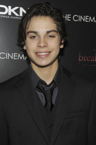 Jake T. Austin : jake-t-austin-1322144319.jpg