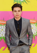 Jake T. Austin : jake-t-austin-1364114681.jpg