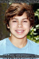 Jake T. Austin : jake_austin_1217286178.jpg