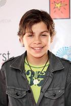 Jake T. Austin : jake_austin_1256620339.jpg