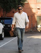 Jake Gyllenhaal : jake_gyllenhaal_1291053357.jpg