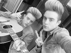 Jedward : jedward-1476122011.jpg