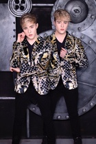 Jedward : jedward-1578778577.jpg