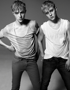 Jedward : jedward_1305733518.jpg