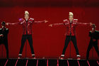 Jedward : jedward_1305744876.jpg