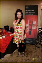 Jennifer Stone : jennifer_stone_1259350300.jpg