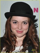 Jennifer Stone : jennifer_stone_1281890386.jpg