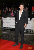 Jeremy Irvine : jeremy-irvine-1329980912.jpg