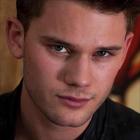 Jeremy Irvine : jeremy-irvine-1370793290.jpg