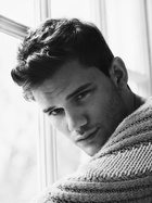 Jeremy Irvine : jeremy-irvine-1431788689.jpg