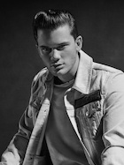 Jeremy Irvine : jeremy-irvine-1436890473.jpg