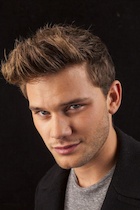 Jeremy Irvine : jeremy-irvine-1516578644.jpg