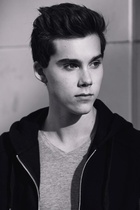 Jeremy Shada : jeremy-shada-1426867201.jpg