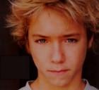 Jeremy Sumpter : SG_143393.jpg