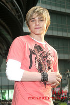 Jesse McCartney : 2005042510351000044.jpg