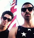 Joe Jonas : TI4U1375459285.jpg