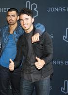 Joe Jonas : TI4U1377096026.jpg