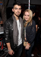 Joe Jonas : TI4U1409945382.jpg