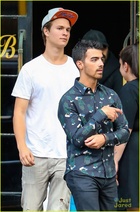 Joe Jonas : TI4U1410282840.jpg