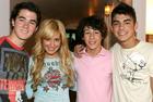 Joe Jonas : TI4U_u1217091377.jpg