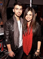 Joe Jonas : TI4U_u1295554671.jpg