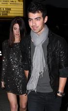 Joe Jonas : TI4U_u1296411401.jpg