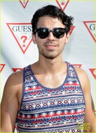 Joe Jonas : joe-jonas-1366109073.jpg