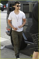 Joe Jonas : joe-jonas-1380471931.jpg