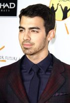 Joe Jonas : joe-jonas-1382733116.jpg