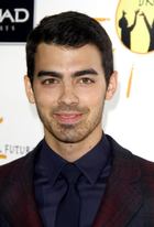 Joe Jonas : joe-jonas-1382733119.jpg