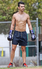 Joe Jonas : joe-jonas-1473886477.jpg