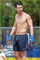 Joe Jonas : joe-jonas-1473980257.jpg