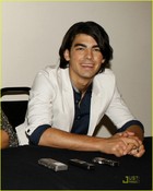 Joe Jonas : joejonas_1218848620.jpg