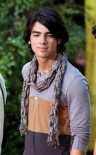 Joe Jonas : joejonas_1227199591.jpg