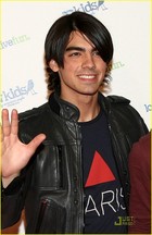 Joe Jonas : joejonas_1227199597.jpg