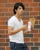 Joe Jonas : joejonas_1238703653.jpg